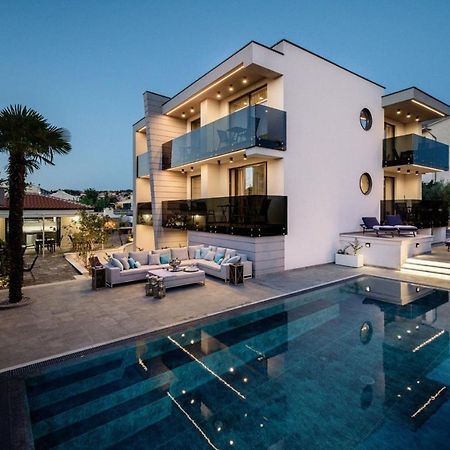 Luxury Apartments In Villa Curiera مالينسكا الغرفة الصورة